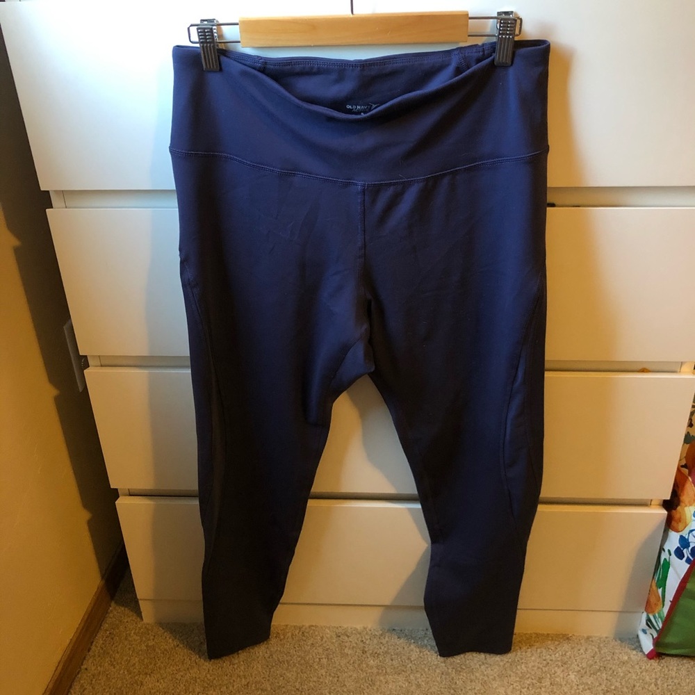 Old Navy 7/8 length legging with mesh side stripe